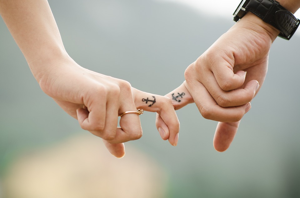 Être heureux en couple : 4 raisons de ne PAS vivre ensemble.